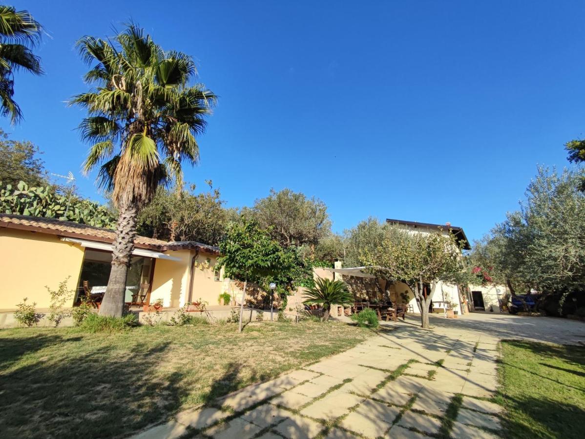 Casa Vacanze La Cuntintizza Vila San Michele di Ganzaria Exterior foto